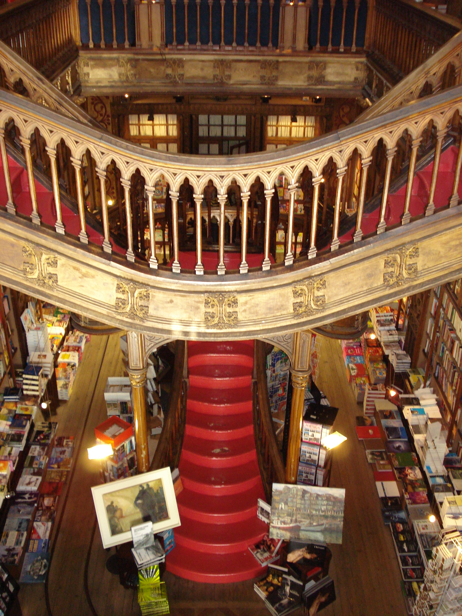 an aerial view of a very nice bookstore