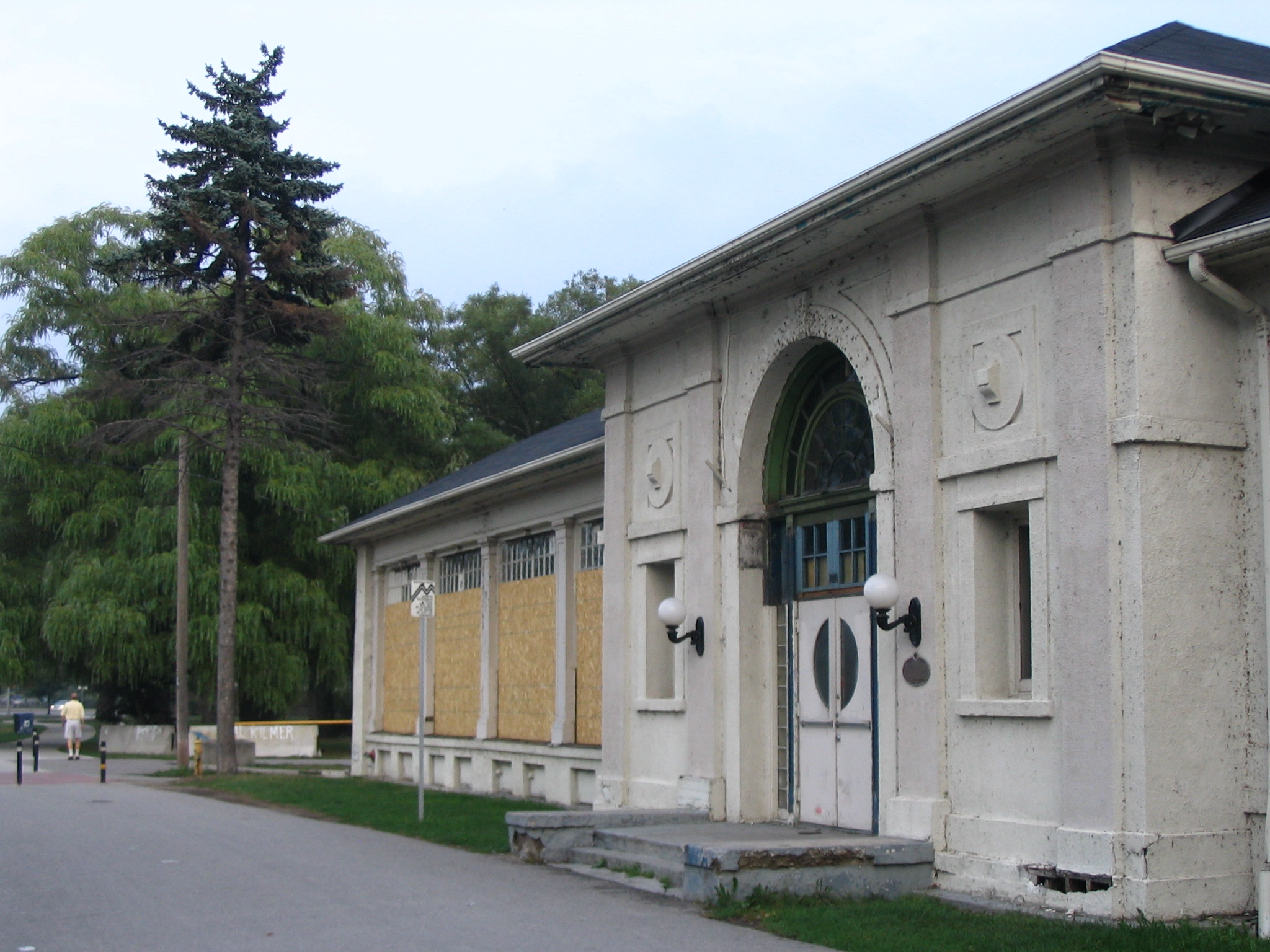 this is a very old building in a neighborhood