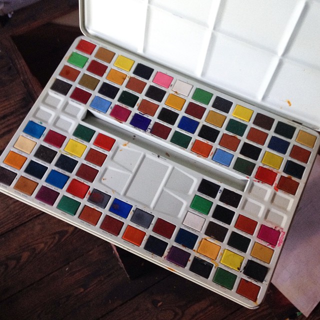 the paint box has two layers of squares of different color