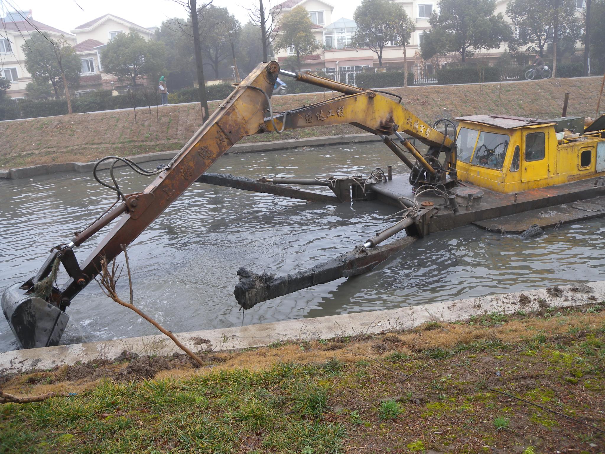 an old, dirty boat is in the middle of some water