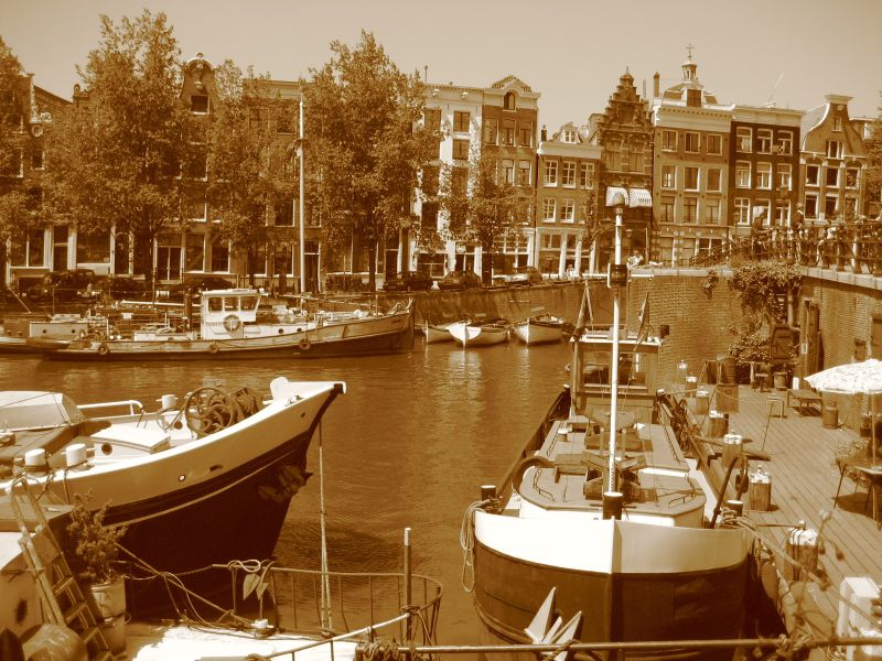 a po of boats parked at a harbor