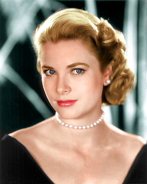 an image of a woman that is wearing pearls