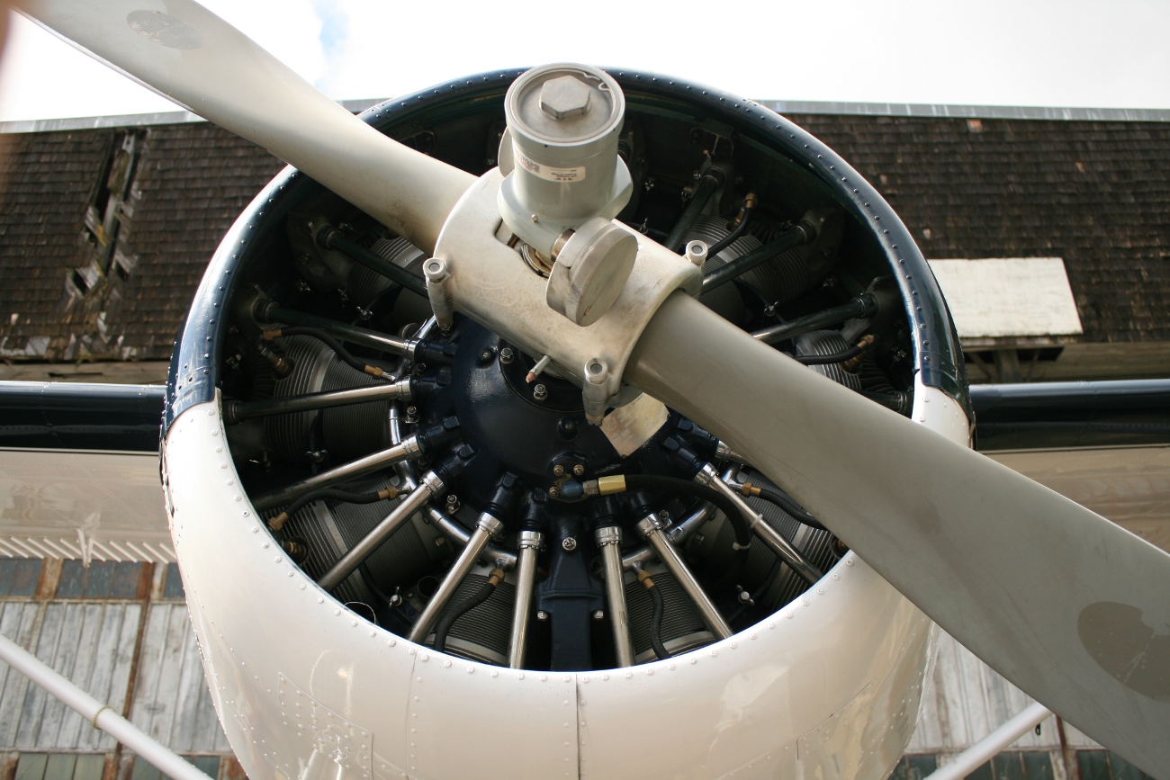 there is an image of an air plane propeller