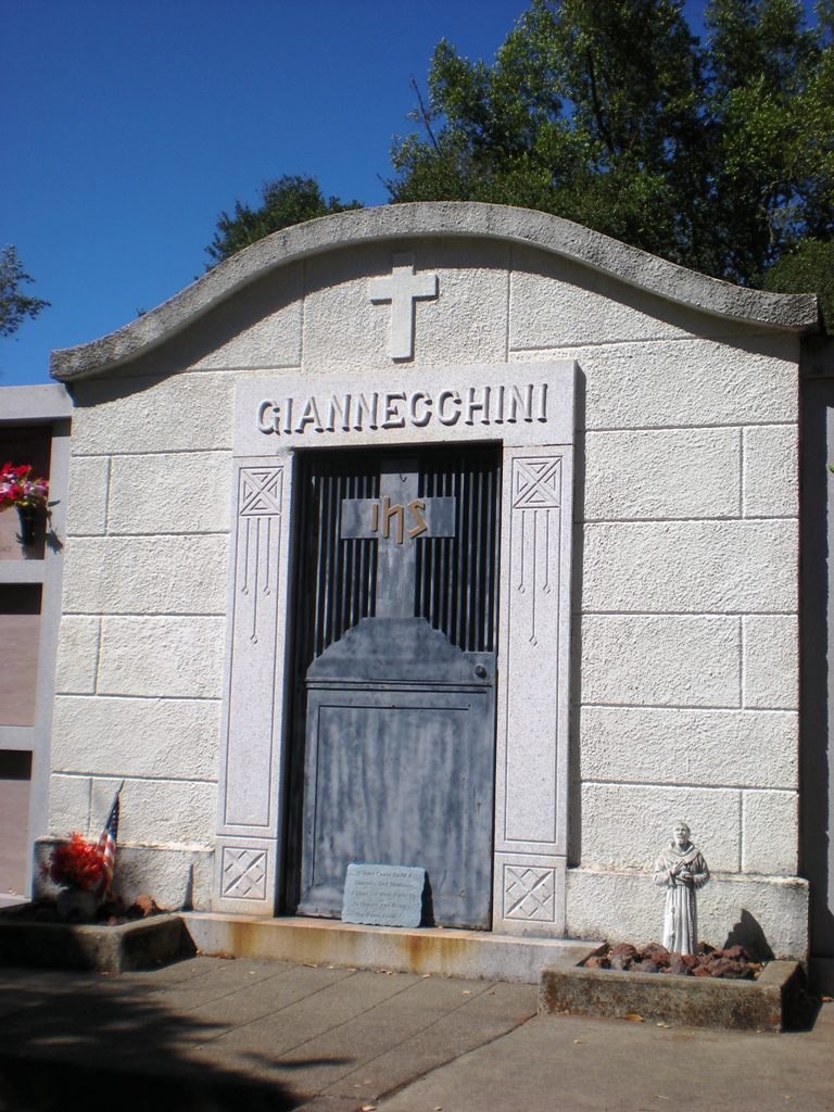 the building features a front door that reads glainnegoul