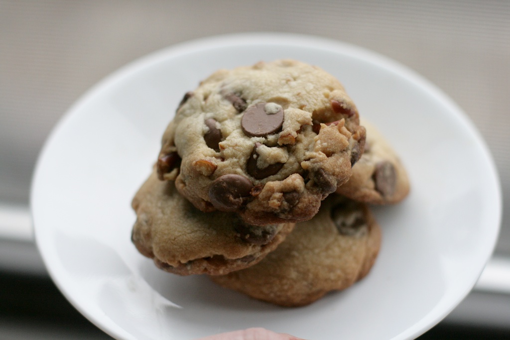 the cookies are on the plate ready to be eaten