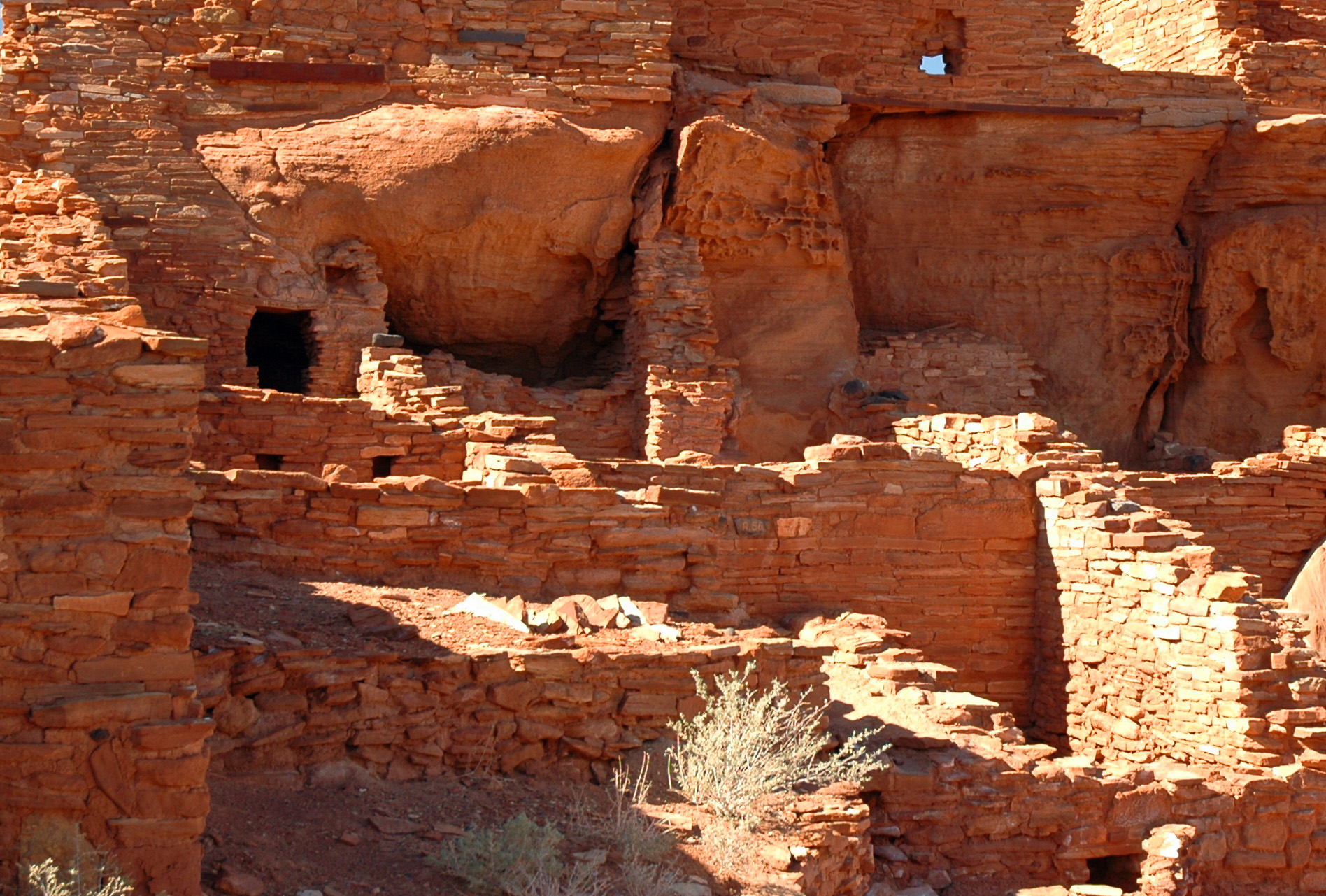 a picture of some very old adobe buildings