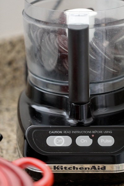 the kitchen aid is the only good way to use the blender