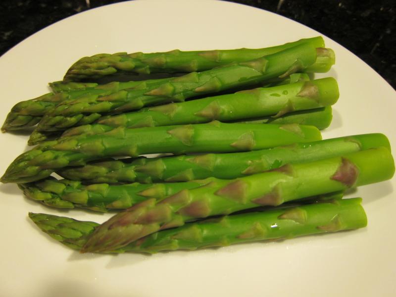 the asparagus has many flavorings of green