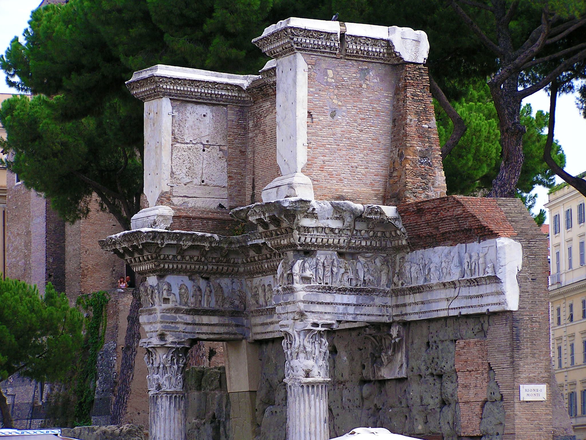 the ruins of a roman building are on display
