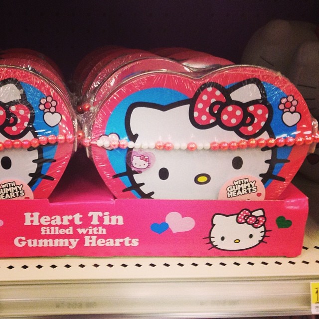 a picture of hello kitty heart tins for s