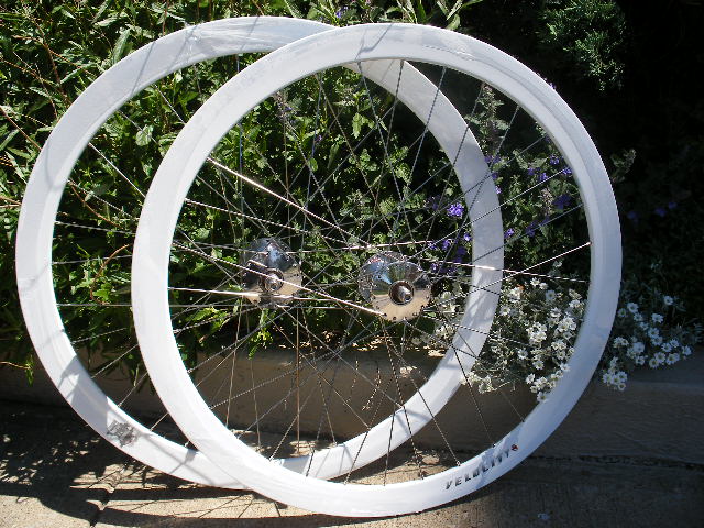 an inflatable bicycle tire with two spokes