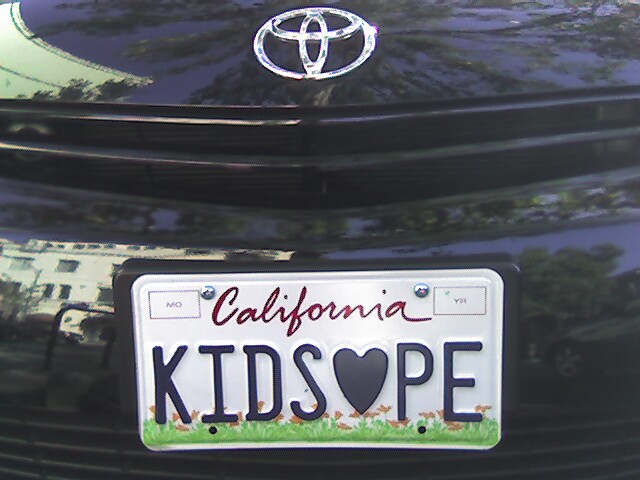 a car with the license plate from california and the words s rope