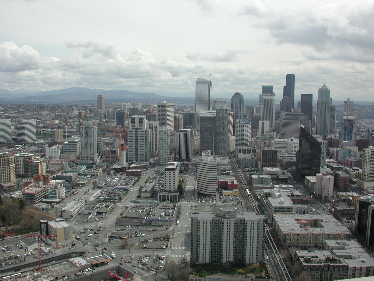 a view of a city that is very tall and has many skyscrs