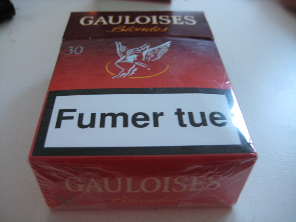 a picture of a box of cigarettes with the word fumer tube in the middle