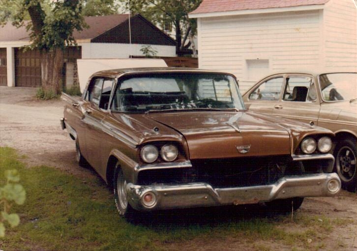 this is an old car that looks like a khaki from the fifties