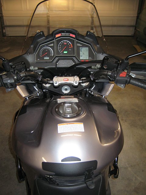 there is a close up image of the dashboard on a motorcycle