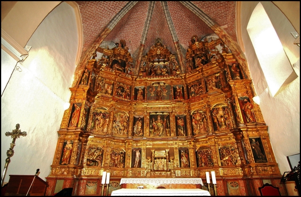 the cathedral alter has many different designs on it