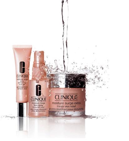 clinique moisture surge set with water splashing on it