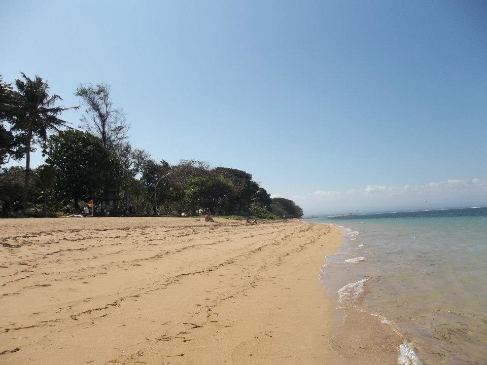 the beach is empty of people on it