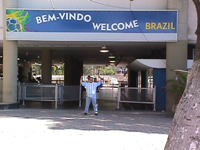 this is the entrance to a business called benzwino welcome to zil