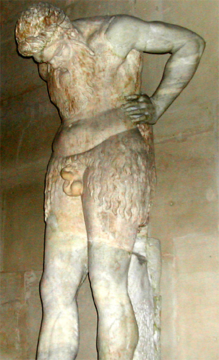 an image of a statue that has 