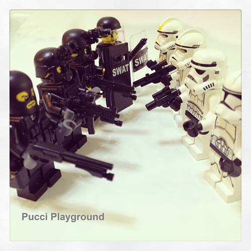 lego star wars stormtroopers and troopers with guns