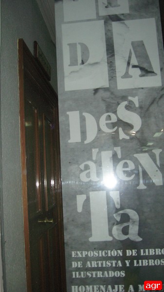 a picture of the cover of the book la desafran de allen la