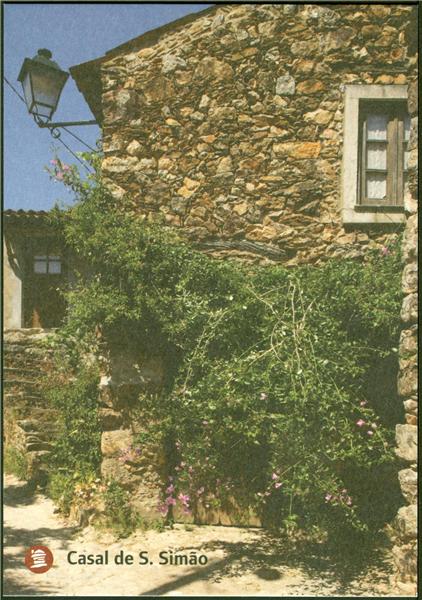 an old building with vines on it and the sign for cala de 5 simono