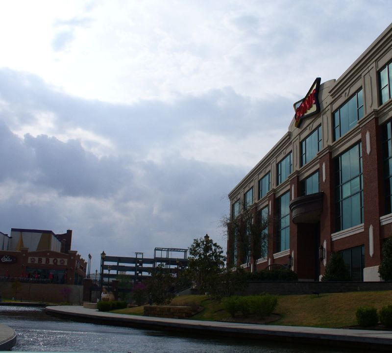 an exterior view of the exterior of a large building