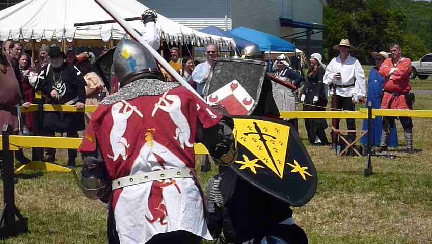 knights and knights on the field in costume