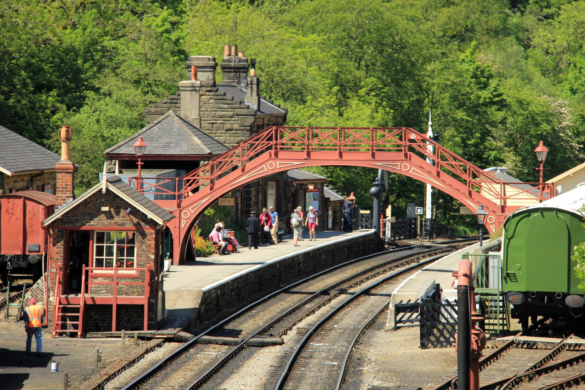 the railway platform at the top of the mountain