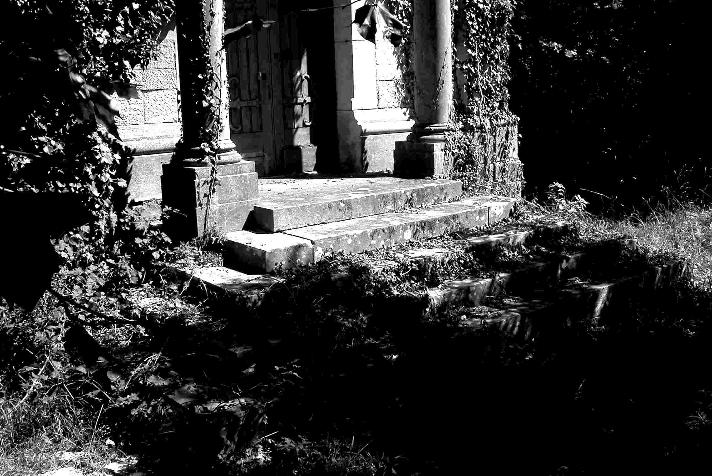 black and white pograph of an abandoned building