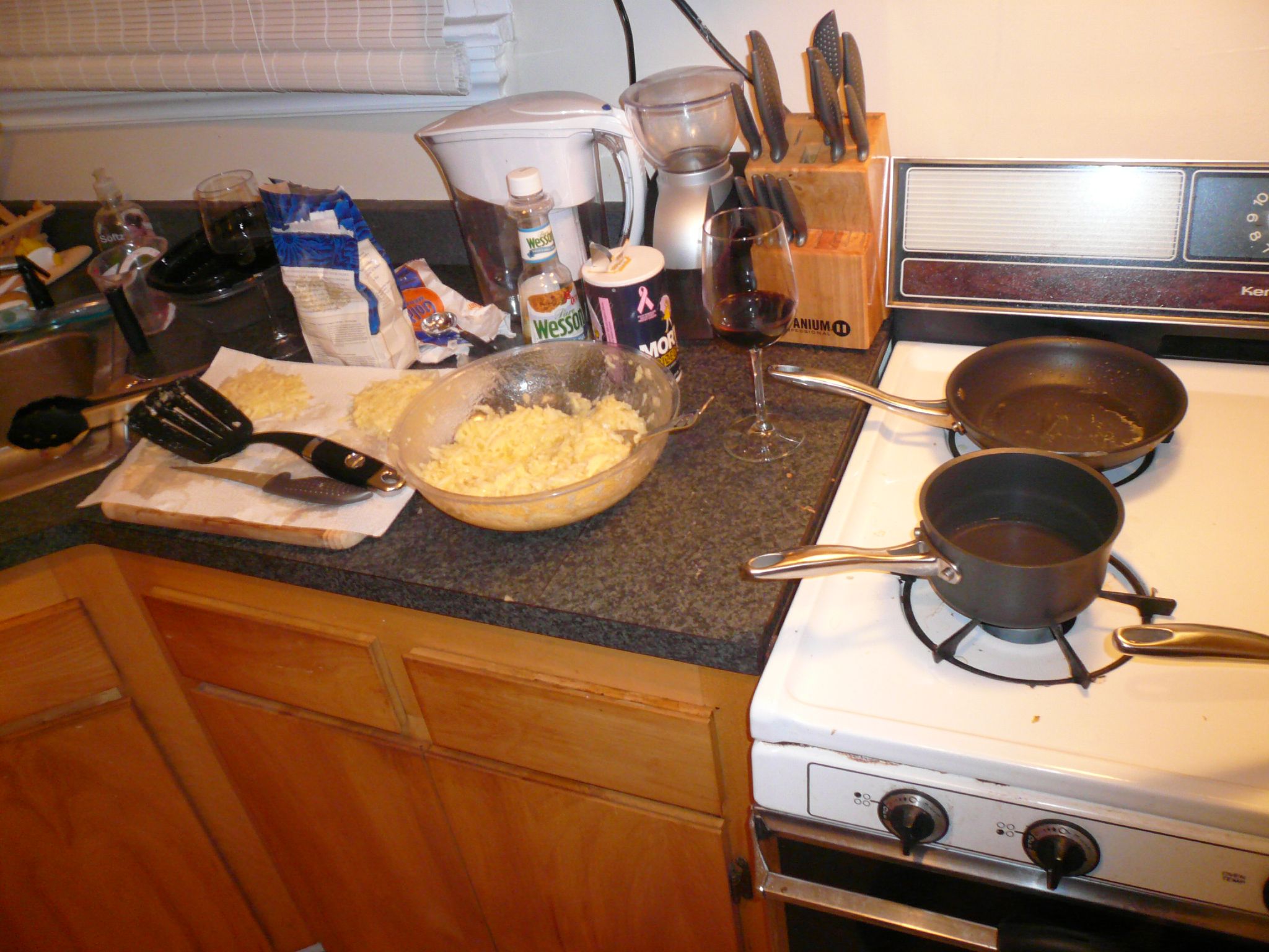 some utensils on a kitchen counter top