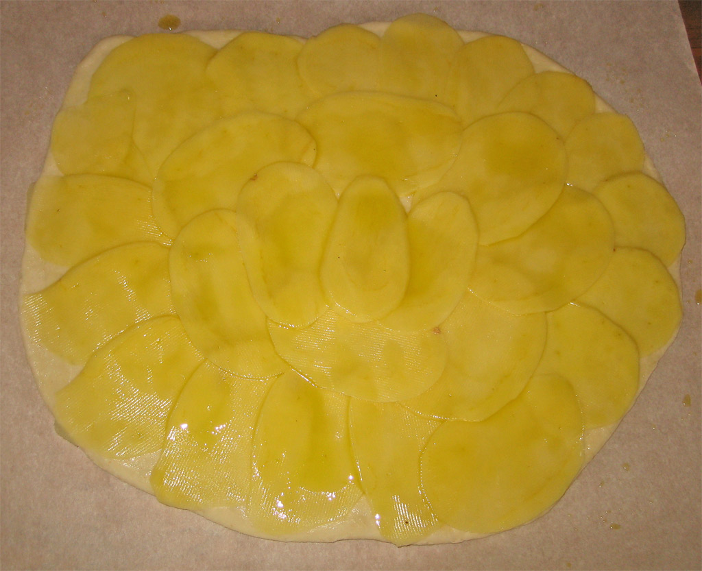 yellow fruit shaped like a wreath on a  board