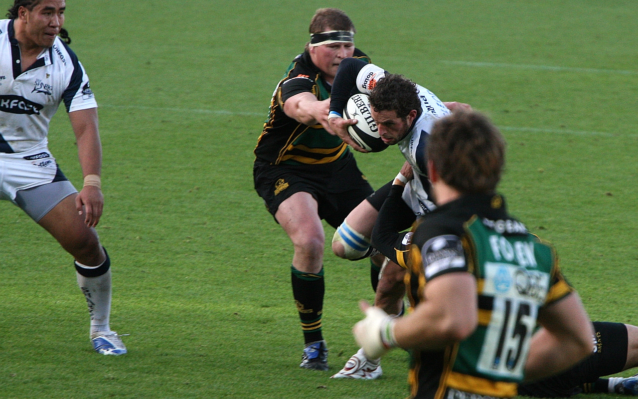 an image of a rugby game going on