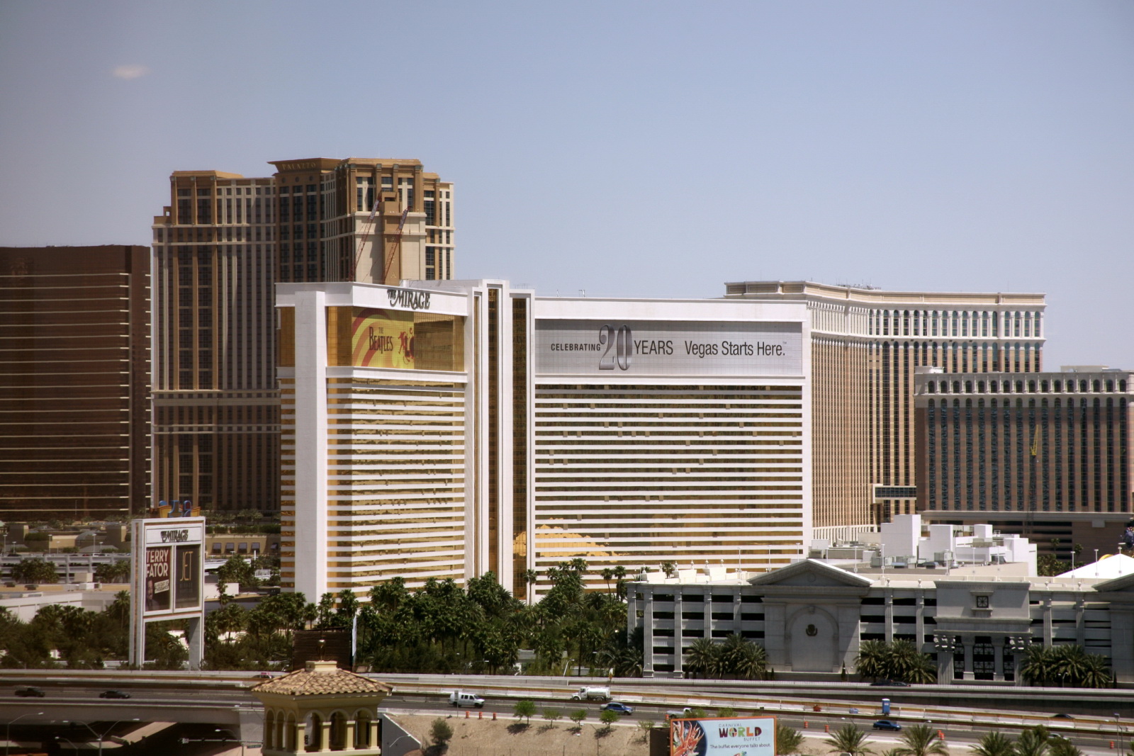 a view of the las vegas palace el and casino in nevada