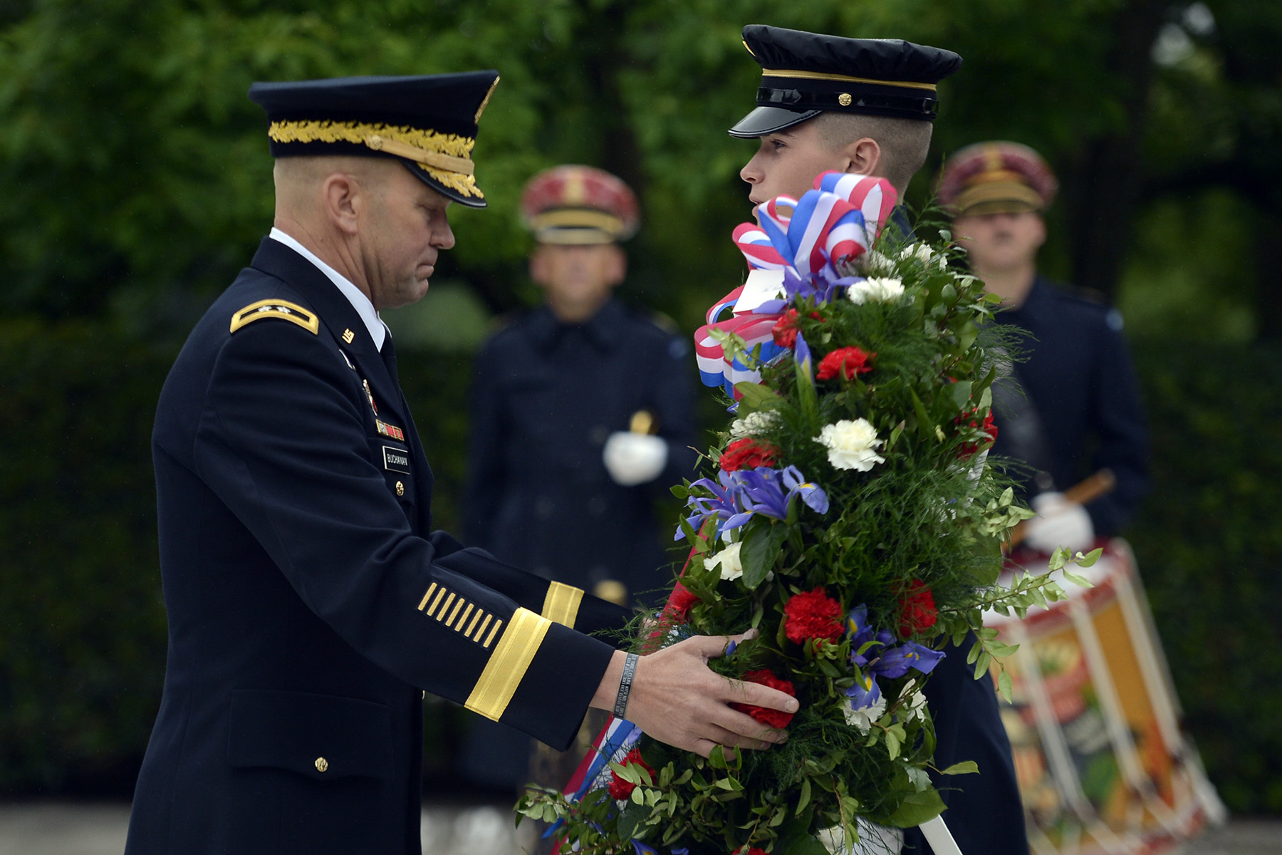 an image of soldiers that are being honored