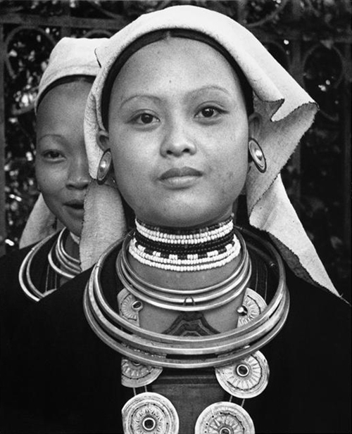 two young indian girls are wearing traditional jewelry