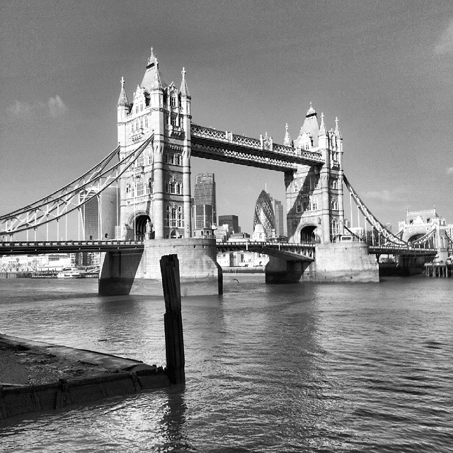 the tower bridge spanning the river thames