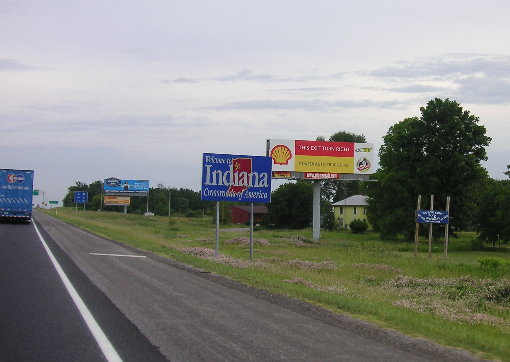 there are many different types of signs along this highway