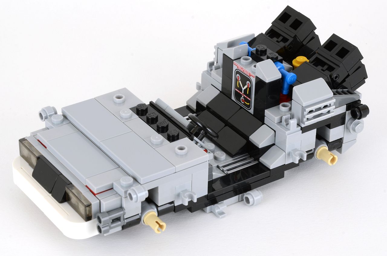 the back side of the lego car is looking like it's driving