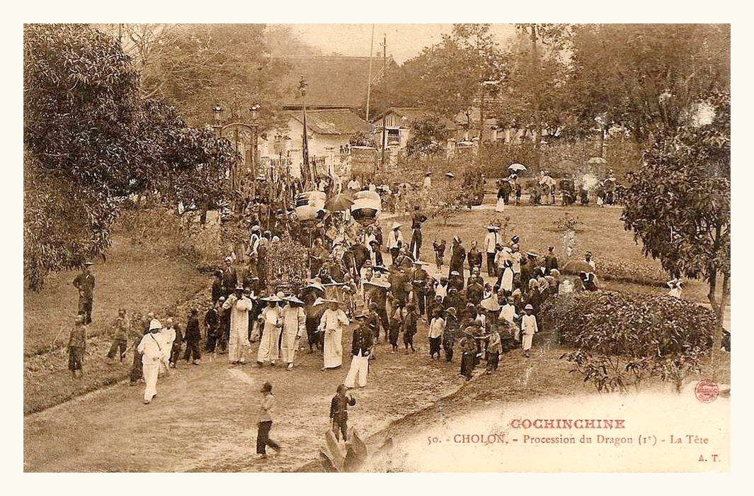 a large crowd is walking around in the park