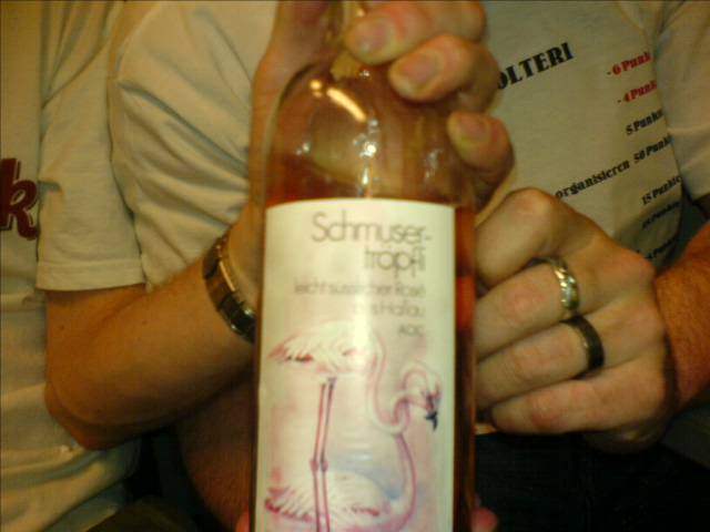 a bottle with a label on it that reads, sunrise trop