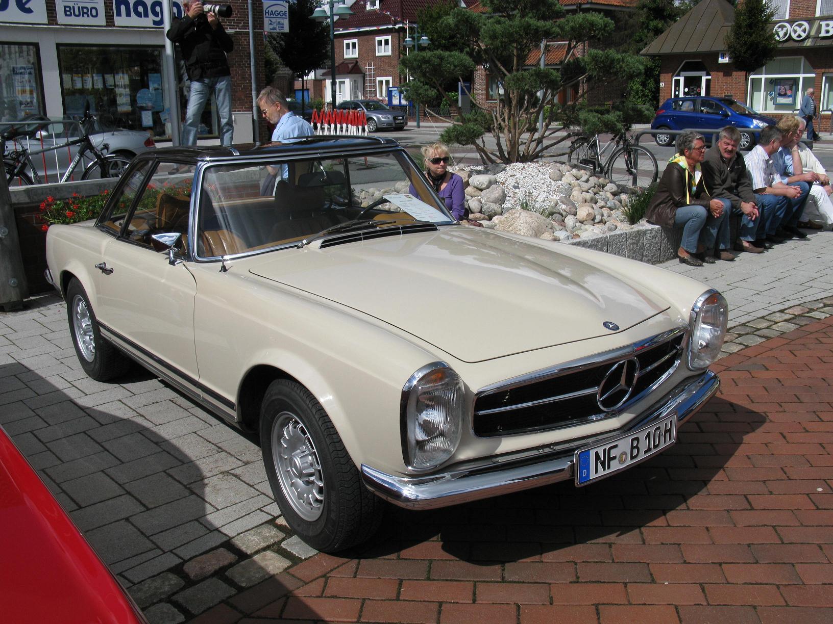 Nsu p10. Mercedes 280 SL w113. Mercedes w113. Mercedes 280sl 1980 свадьба.