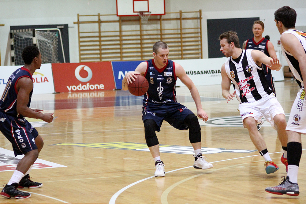 basketball players in action during the game