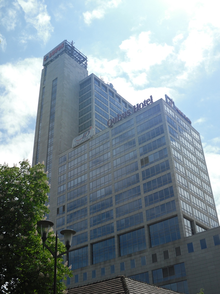 a building has multiple windows on top