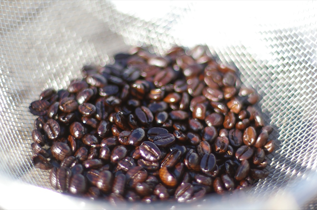 a bowl full of raw brown seeds with no residue on them