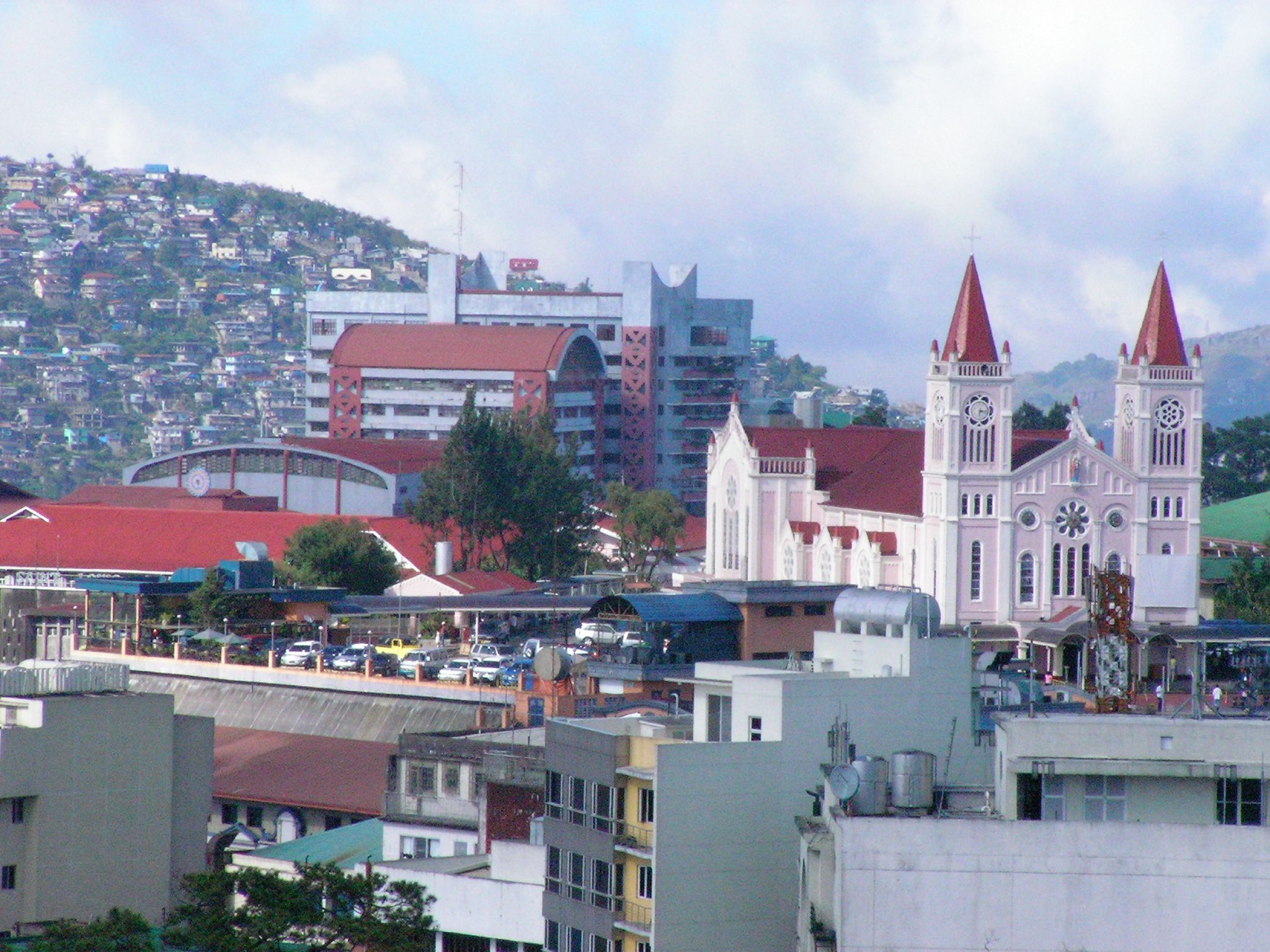 this is a picture of a large city with buildings