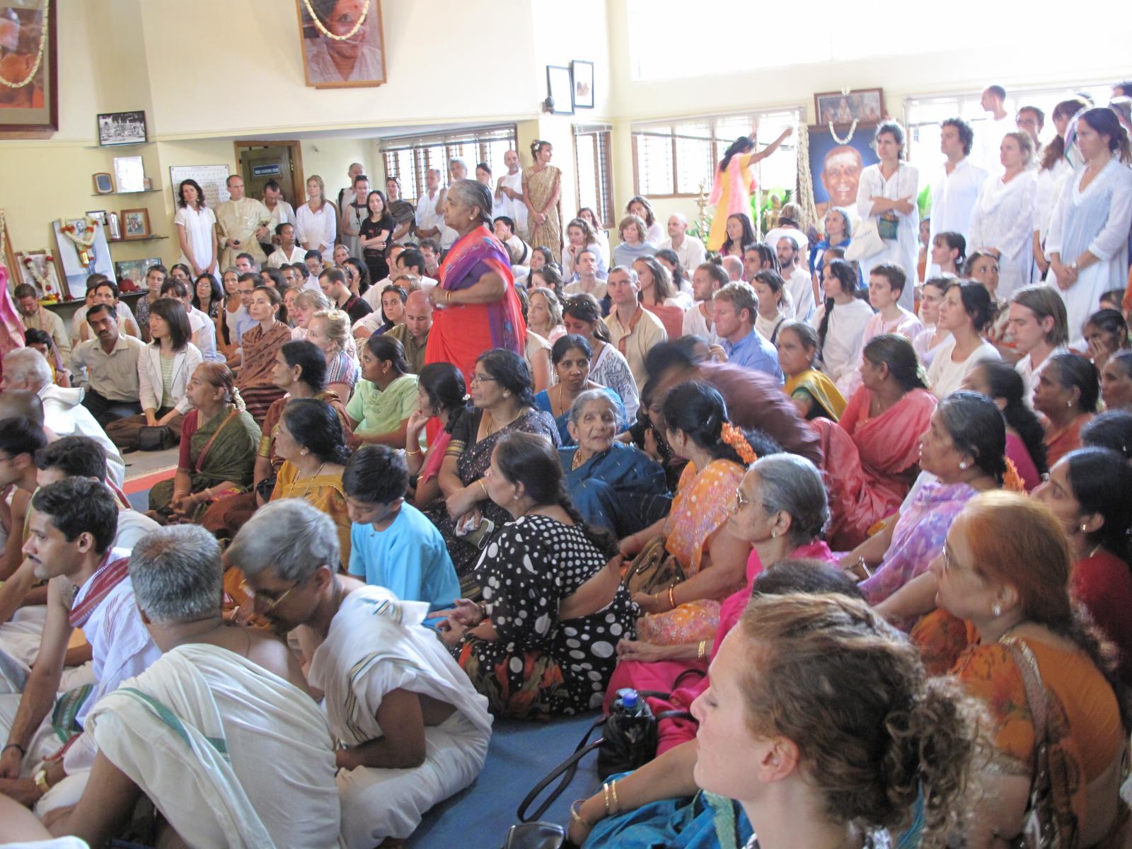 people attending a seminar to show their appreciation