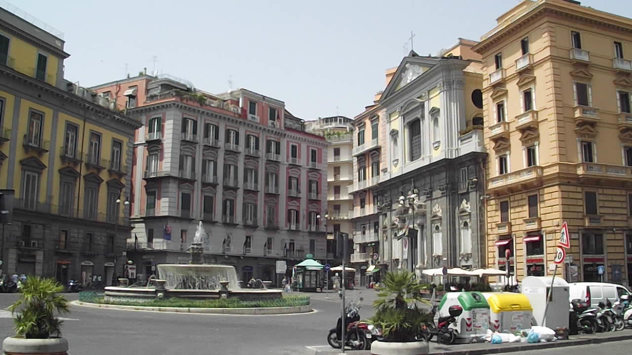 a bunch of large buildings that are next to each other